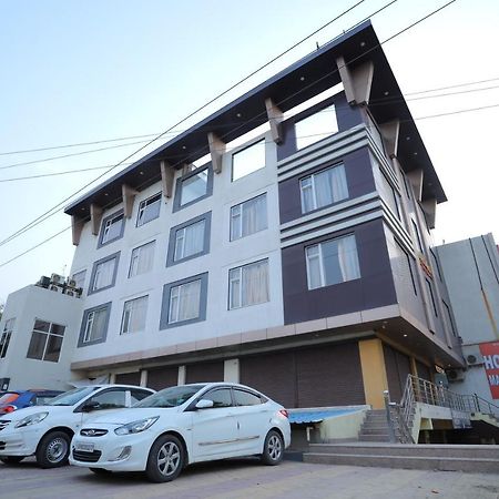 אגרה Hotel Marygold מראה חיצוני תמונה